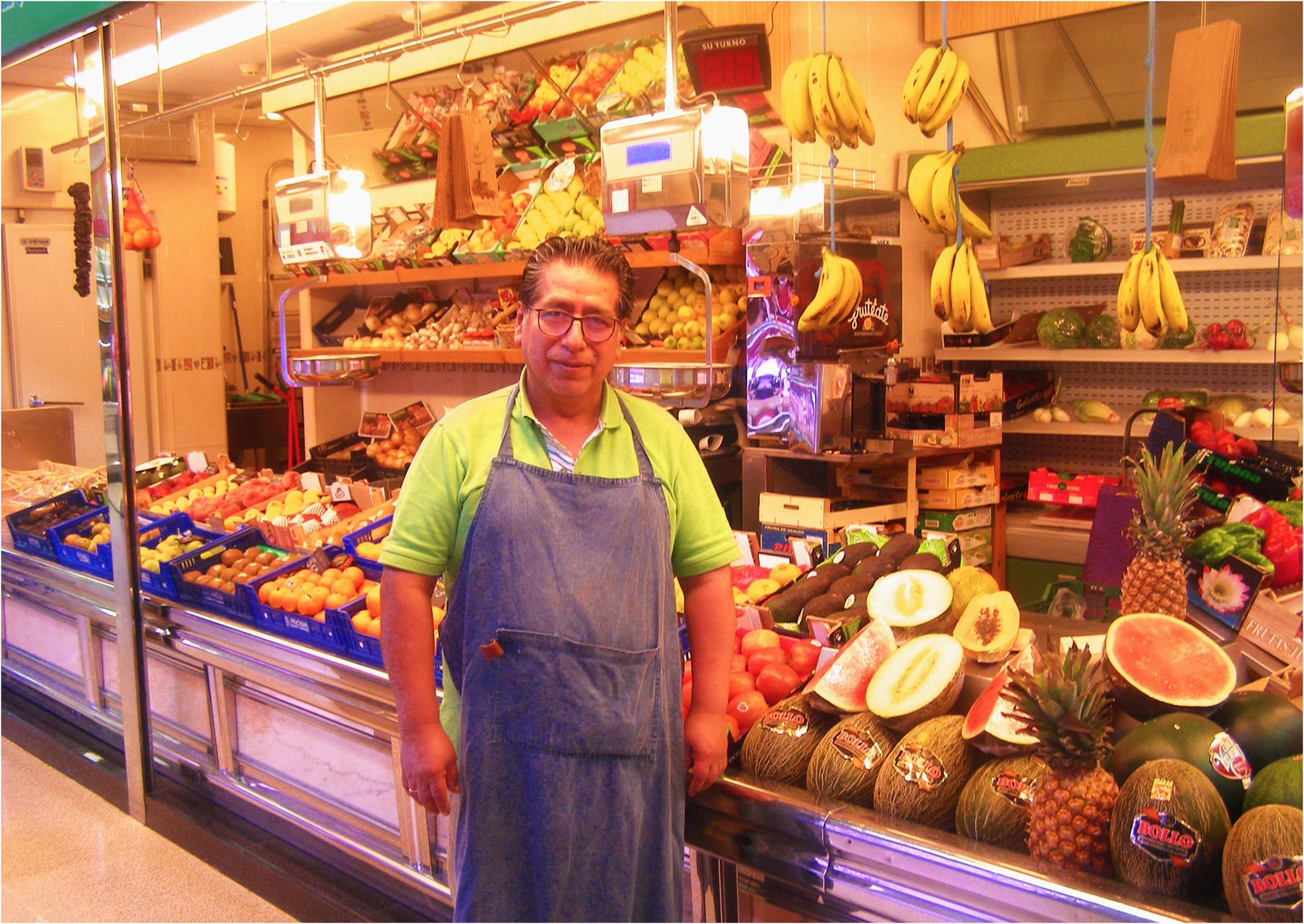 Puesto de frutas y verduras de Frutería Lucero’s