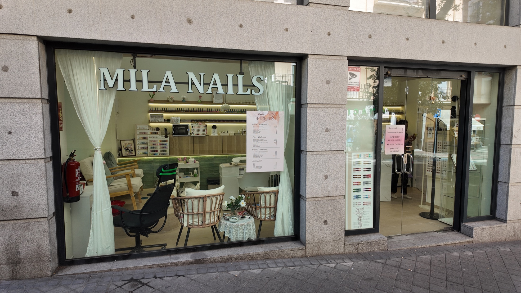 Fachada exterior de Mila Nails