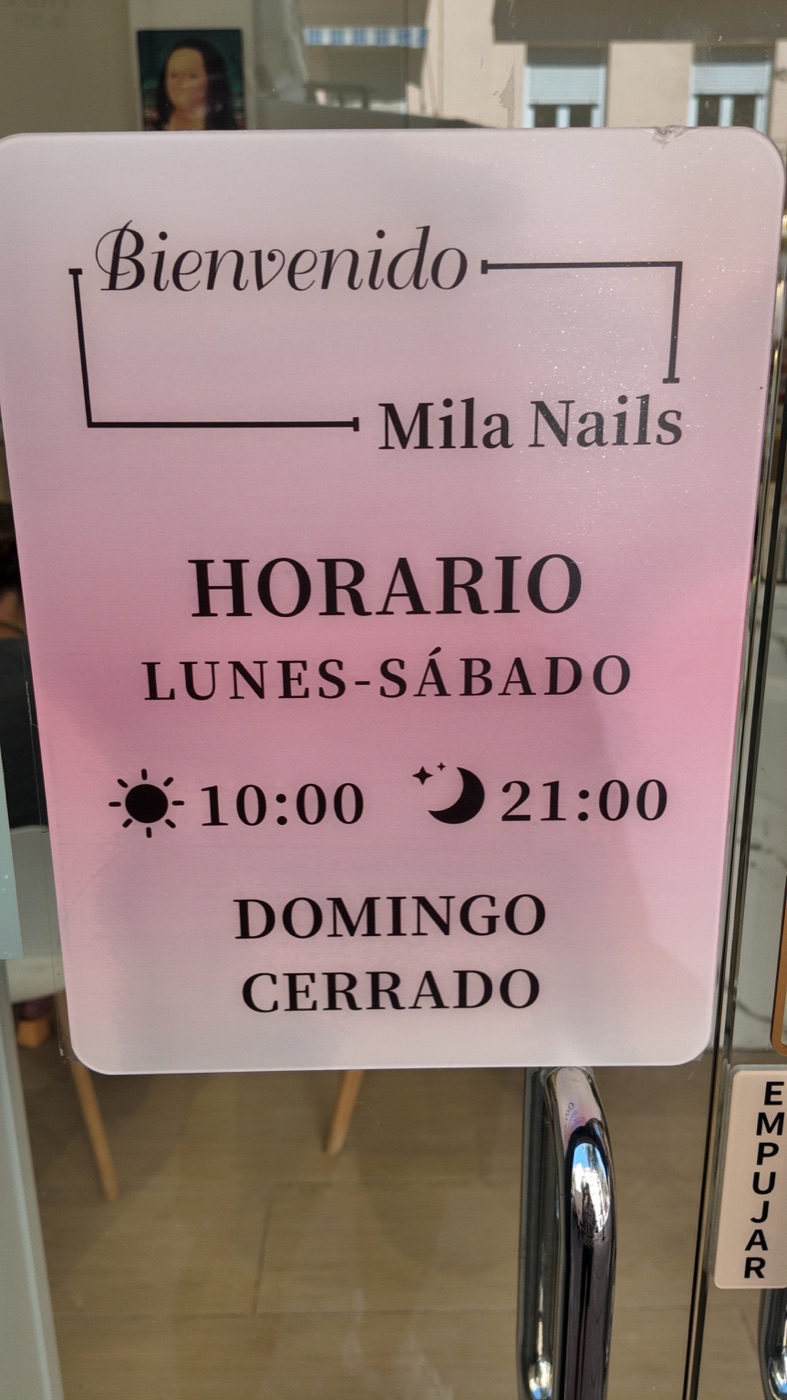Horario de Mila Nails: lunes a sábado de 10:00 a 21:00 y domingo cerrado